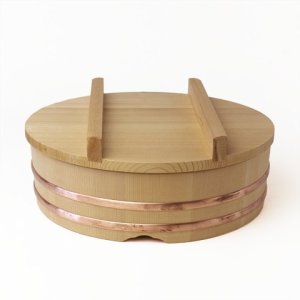 Photo: Wooden Containers and Tableware / Wooden Server